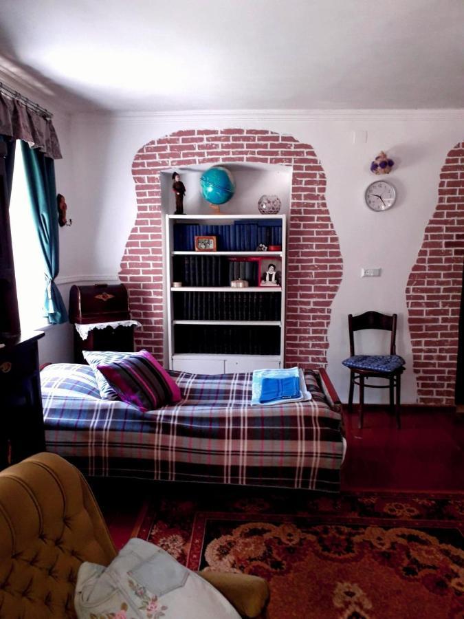 Dedoplis Tskaro Guest House Meri Poppins מראה חיצוני תמונה